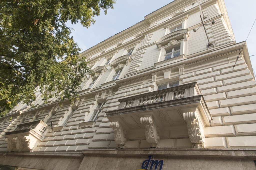 Luxury Apartment by Hi5 -Andrássy Suite Budapeste Exterior foto